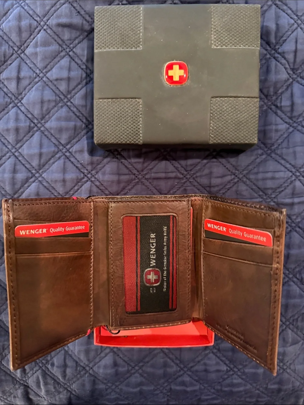 Wenger Brown Leather Trifold Card & Key Holder
